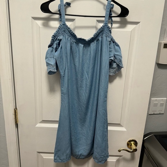 Candie's Light‎ Blue Denim Cold Shoulder Dress Women's Size XXL - Picture 2 of 4